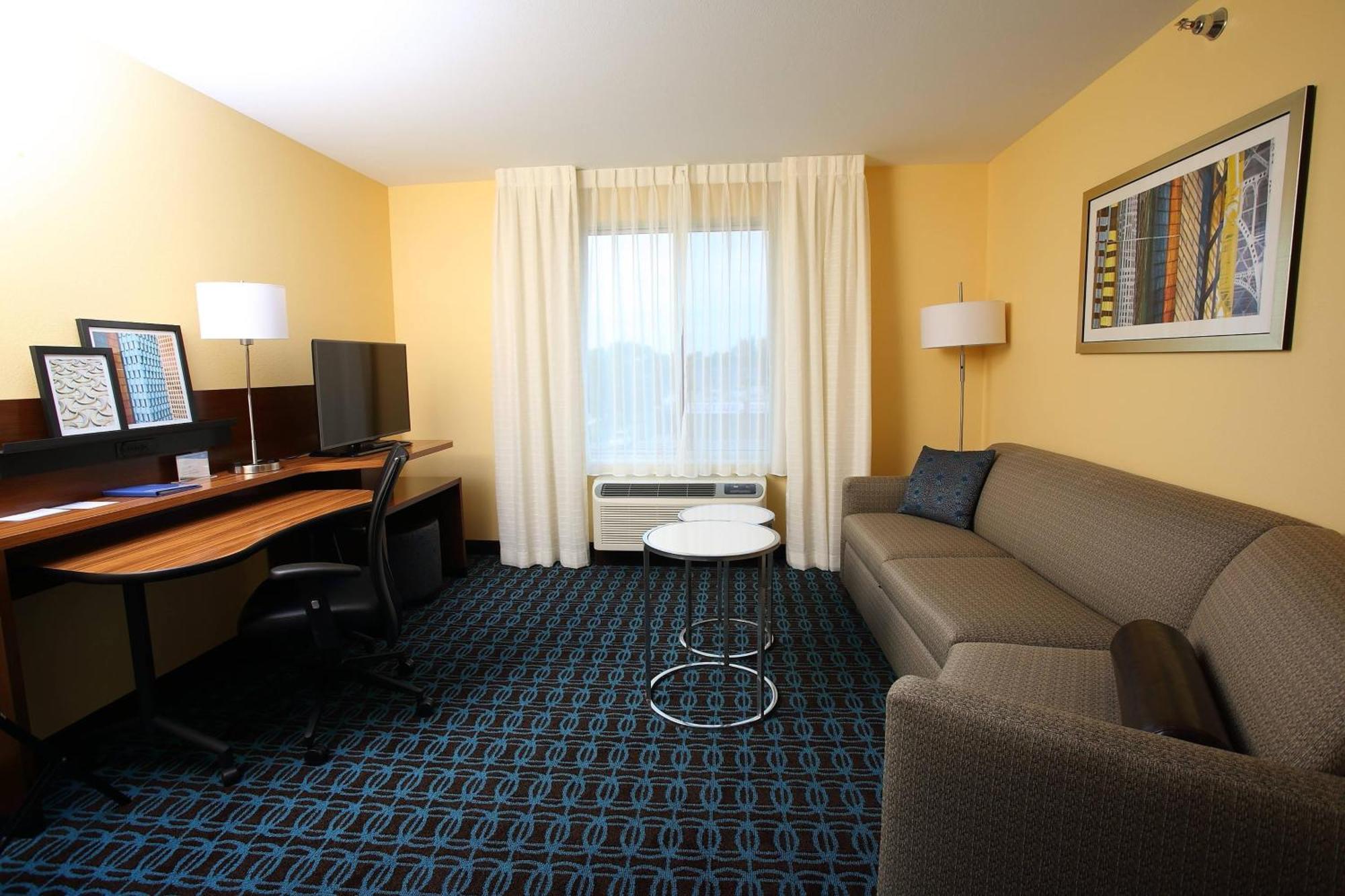 Fairfield Inn & Suites By Marriott East Grand Forks Экстерьер фото